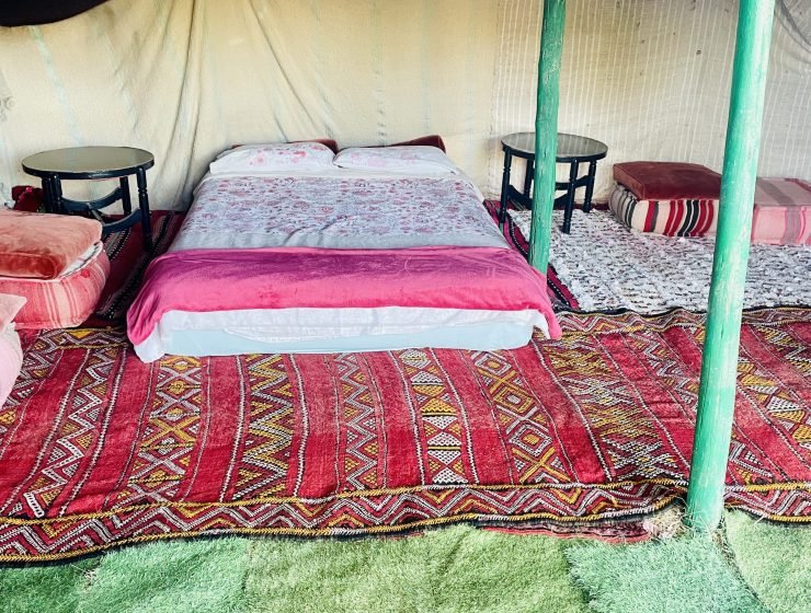 Charming Berber Glamping with Garden & Pool at Villa Baddi